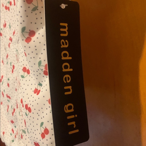 NWT Madden Girl Size L Cherry Top - Picture 2 of 7